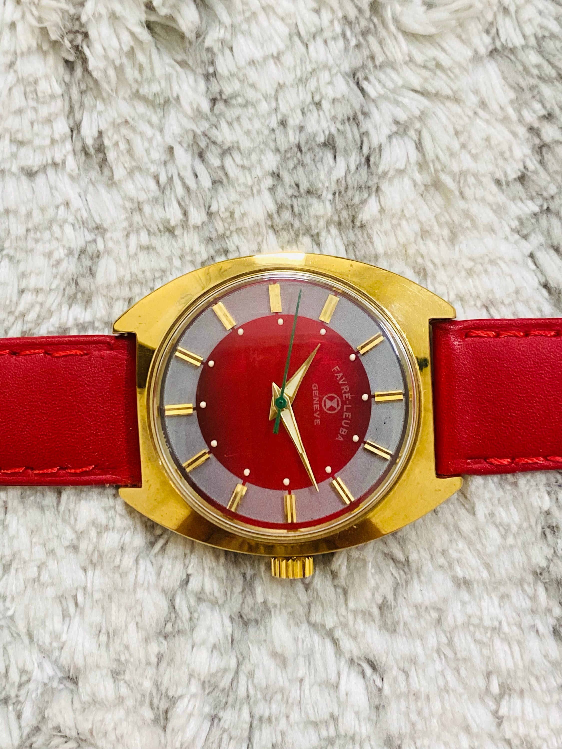 Vintage Favre Leuba Geneve Red Dial Mechanical Handwinding 