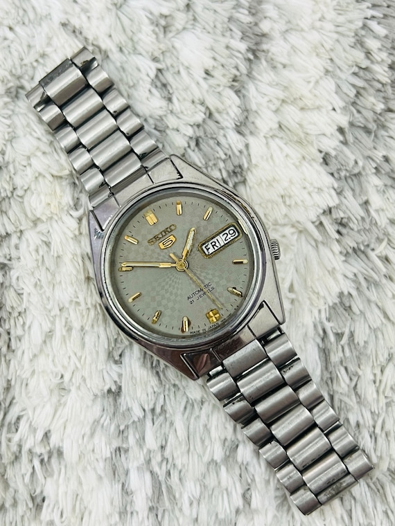 Vintage Seiko 5 Automatic Movement No.7s26-6000 Grey Dial