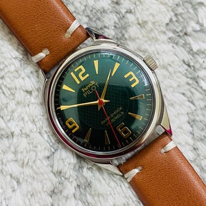 Vintage HMT Pilot Mechanical Handwinding Green Textured Dial 17Jewels Mens Wrist Watch