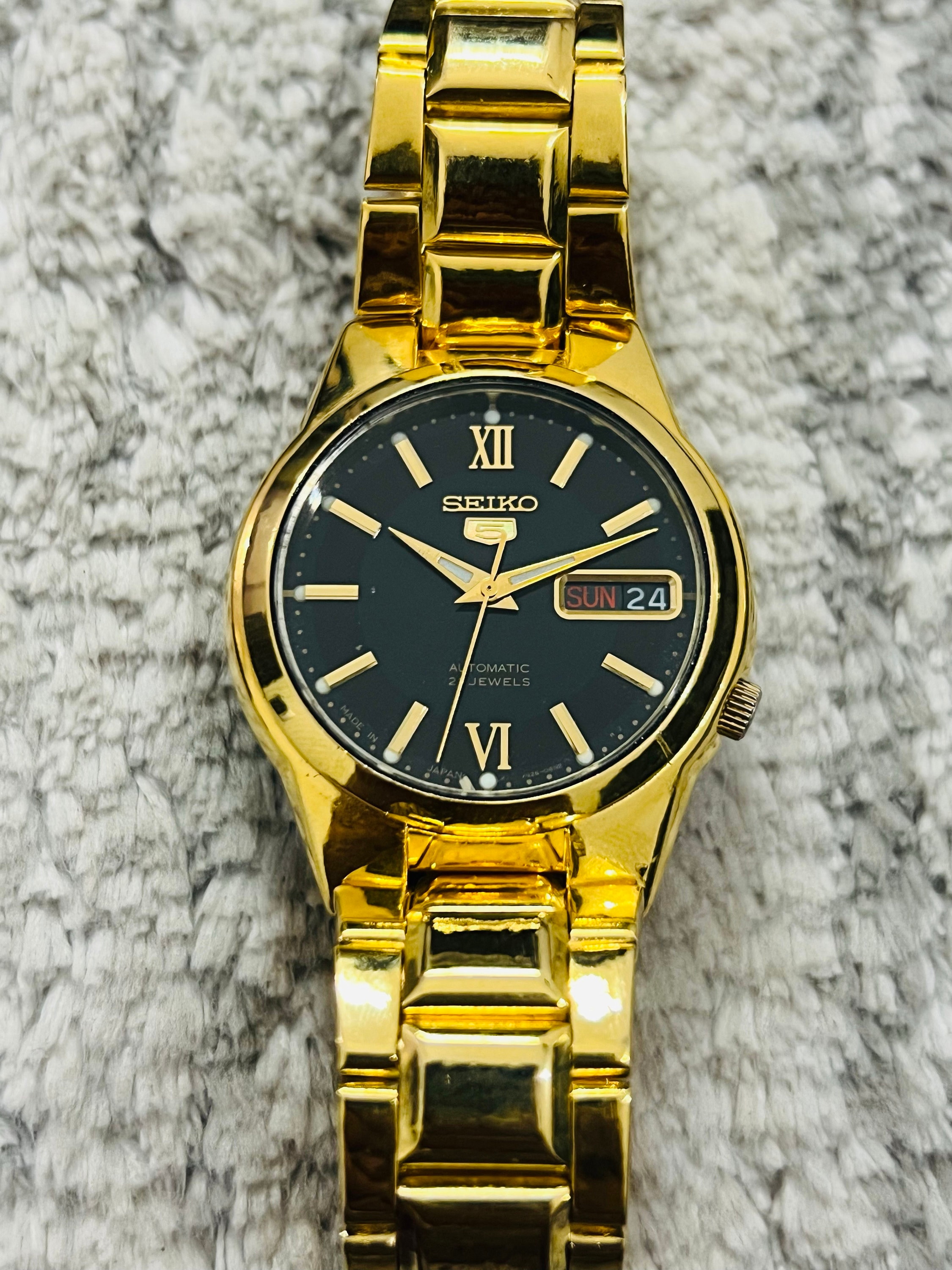 Vintage Seiko 5 Automatic 21jewels Black Dial Golden Case