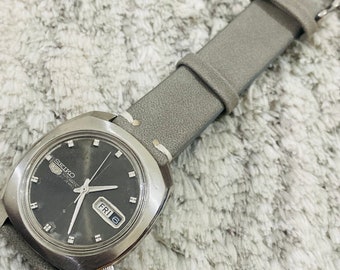 Buy Vintage Seiko 5 Mechanical Automatic Black Dial 21jewels