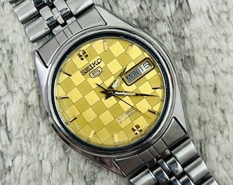 Vintage Seiko 5 Automatic Movement No.7019-6081 Golden Pattern