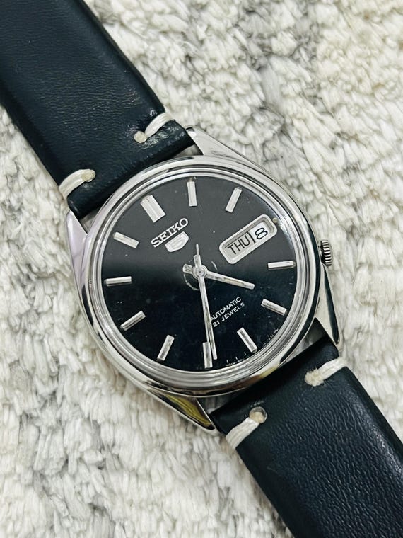 Vintage Seiko 5 Automatic 21jewels Black Dial Date/day