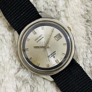 Vintage Seiko Automatic 17 Jewel Movement No 7005-8062 Men&#39;s Wrist Watch