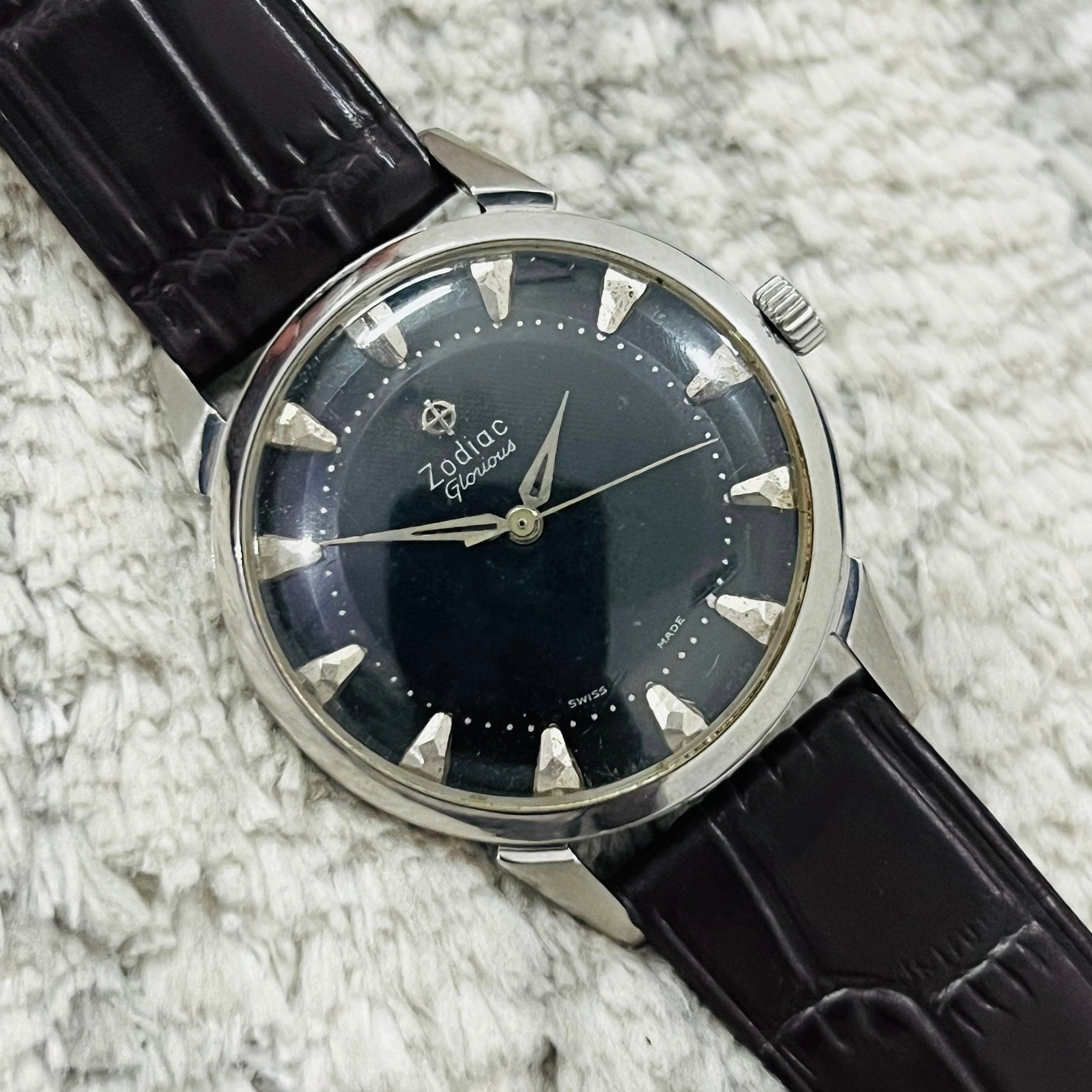 Myday 時計技師、ルスコ/Rusko, Clockmaker foil Vintage 1960s Zodiac Glorious Manual Winding Black Dial 17jewels