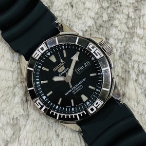 Vintage Seiko 5 Sports 100m Mechanical Automatic Black Dial 23Jewel Movement No 7S36-02H0 Date/Day Men's Wrist Watch