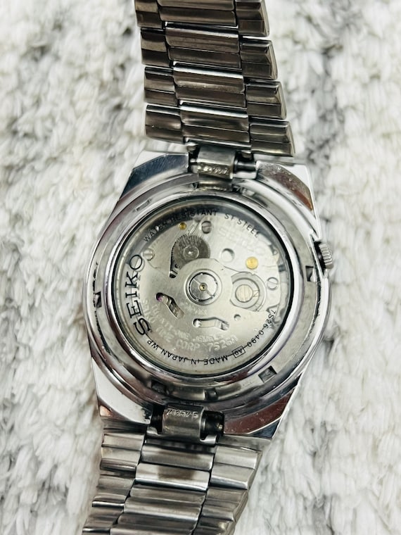 Vintage Seiko 5 Automatic Movement No.7s26-0490 Neon Dial Railway