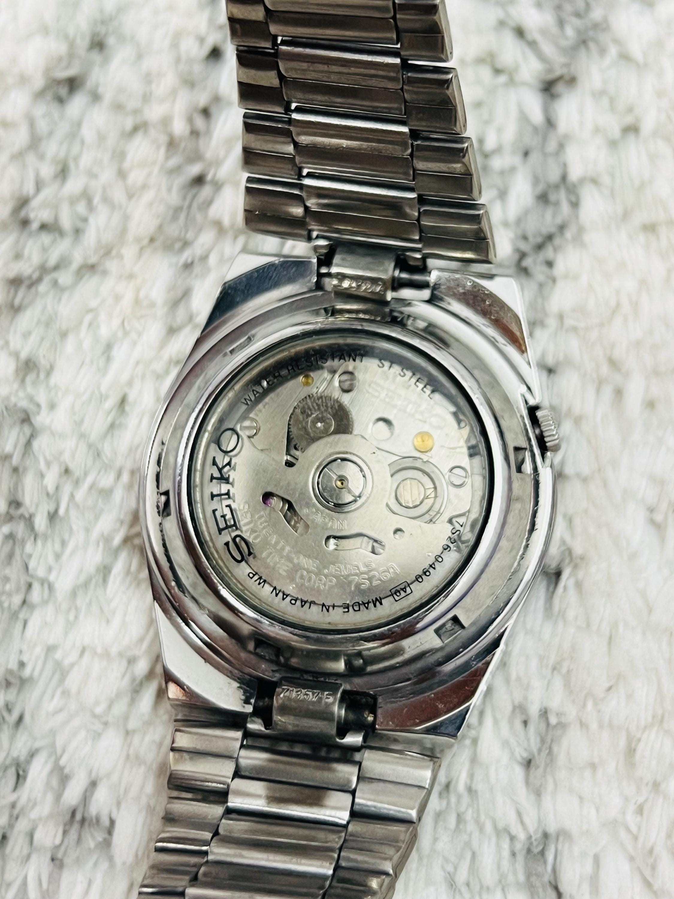 Vintage Seiko 5 Automatic Movement No.7s26-0490 Neon Dial Railway