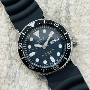 Seiko SKX007 Automatic Diver's Watch | Vintage 200m Dive Watch