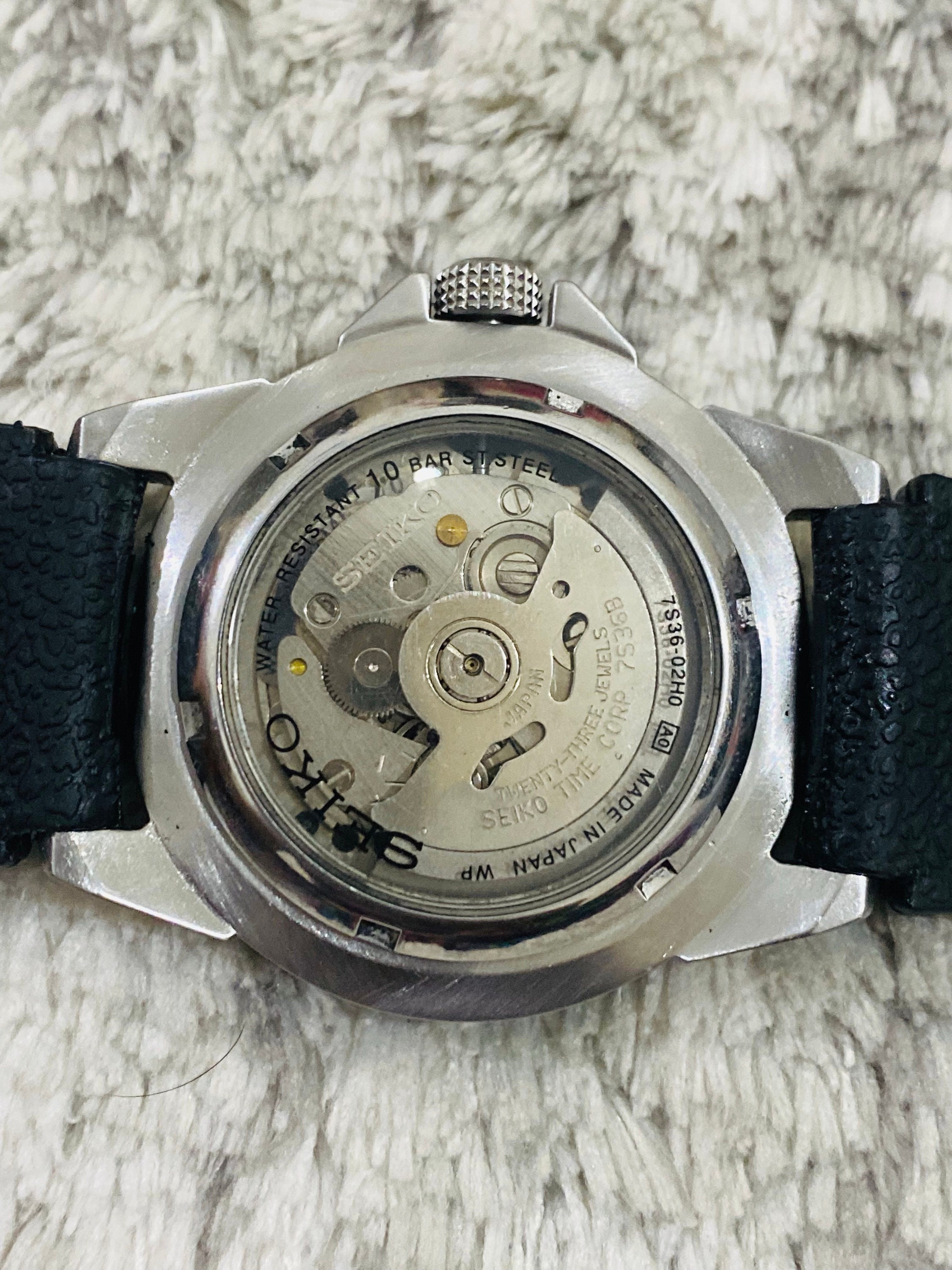 ヴィンテージ セイコー 5 スポーツ 自動巻き腕時計、ブラックダイヤル