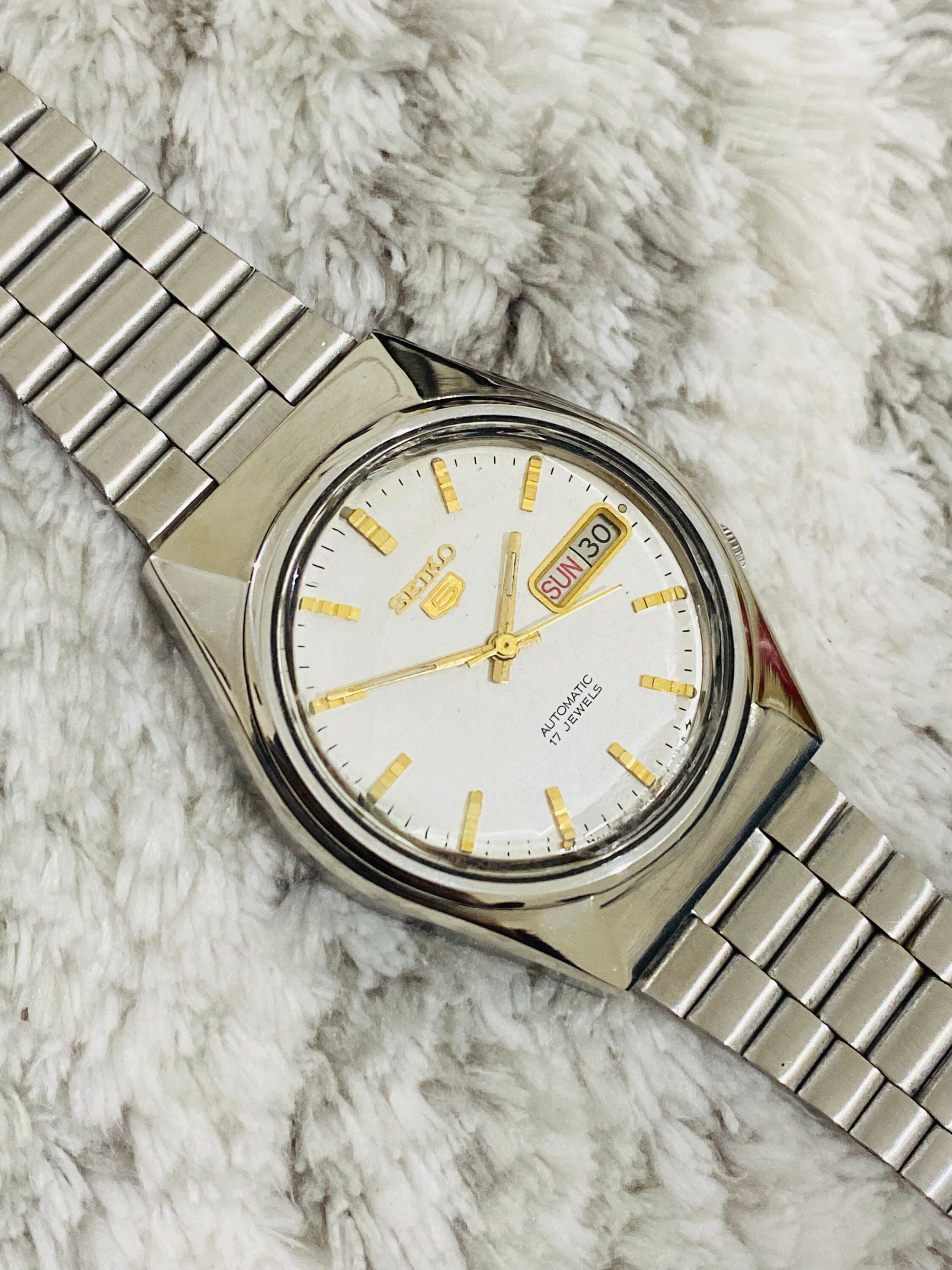 Vintage Seiko 5 Automatic 21 Jewel White Dial Movement No.7009 