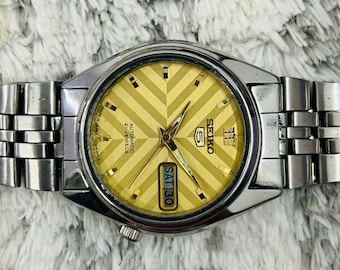 セイコー ファッション 17石 5299 腕時計 ヴィンテージ 自動巻き 金色 SEIKO 5 メンズ 腕時計 ヴィンテージ Made in Japan 6349-503A 文字盤