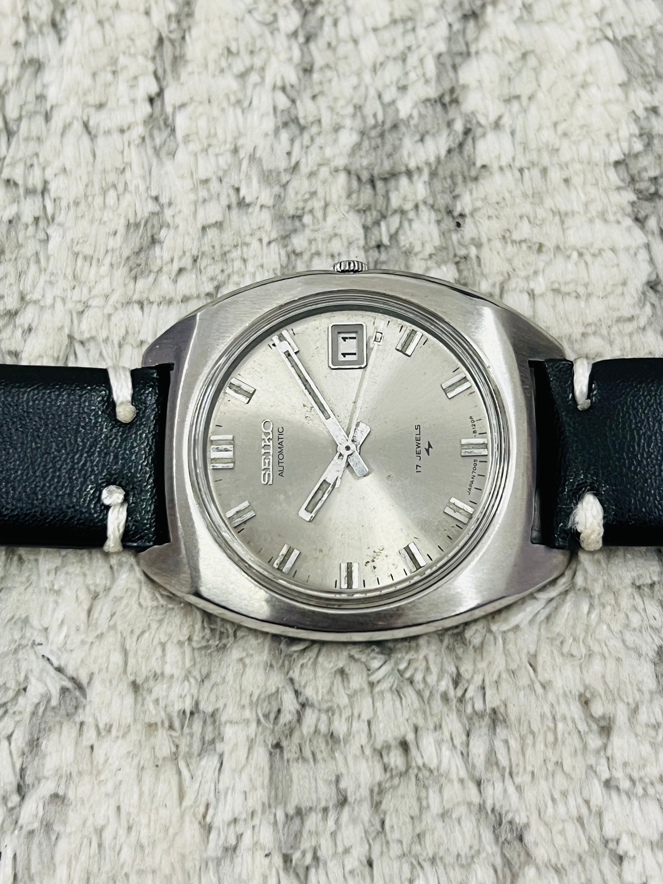 Vintage Rare Seiko Automatic Grey Dial Movement No.7005-8042 Day