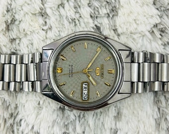 Vintage Seiko 5 Automatic Movement No.7s26-6000 Grey Dial