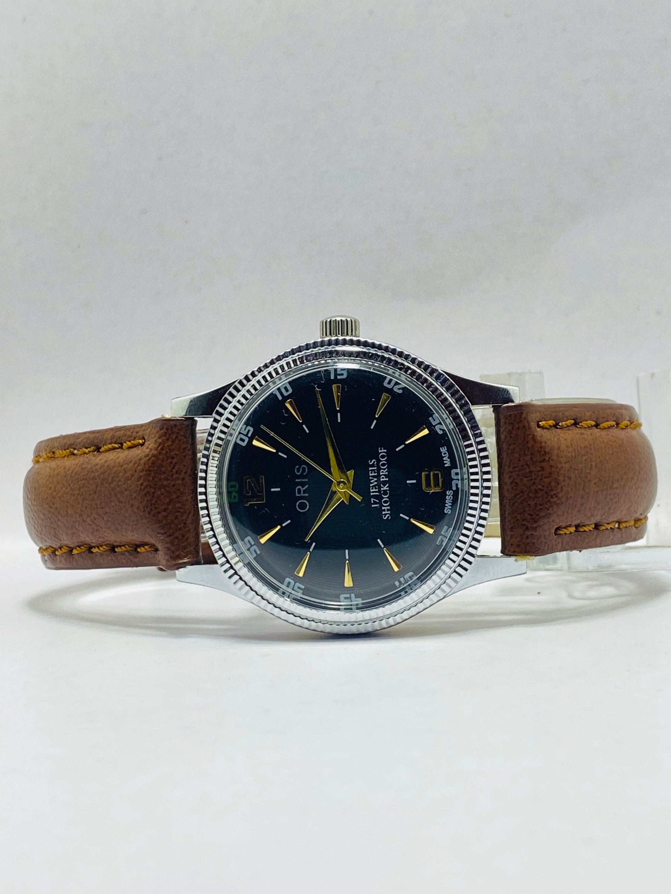 希少なヴィンテージ ORIS ブラックダイヤル 手巻き腕時計 メンズ