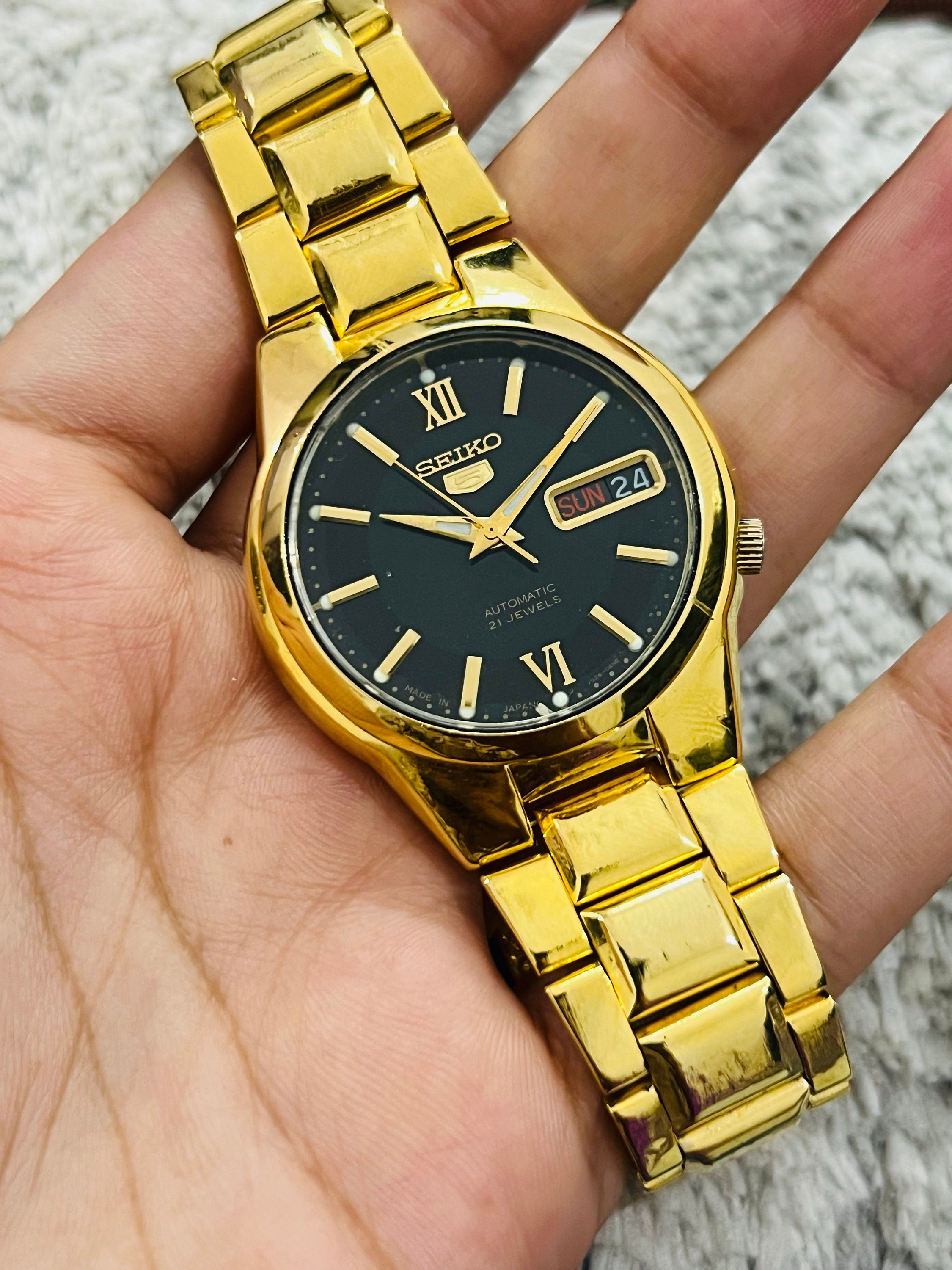 Vintage Seiko 5 Automatic 21jewels Black Dial Golden Case Vintage Seiko 5 Automatic 21jewels Black Dial Golden Case