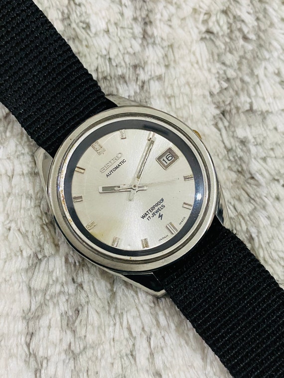 Vintage Seiko Automatic 17 Jewel Movement No 7005-8062 Men's