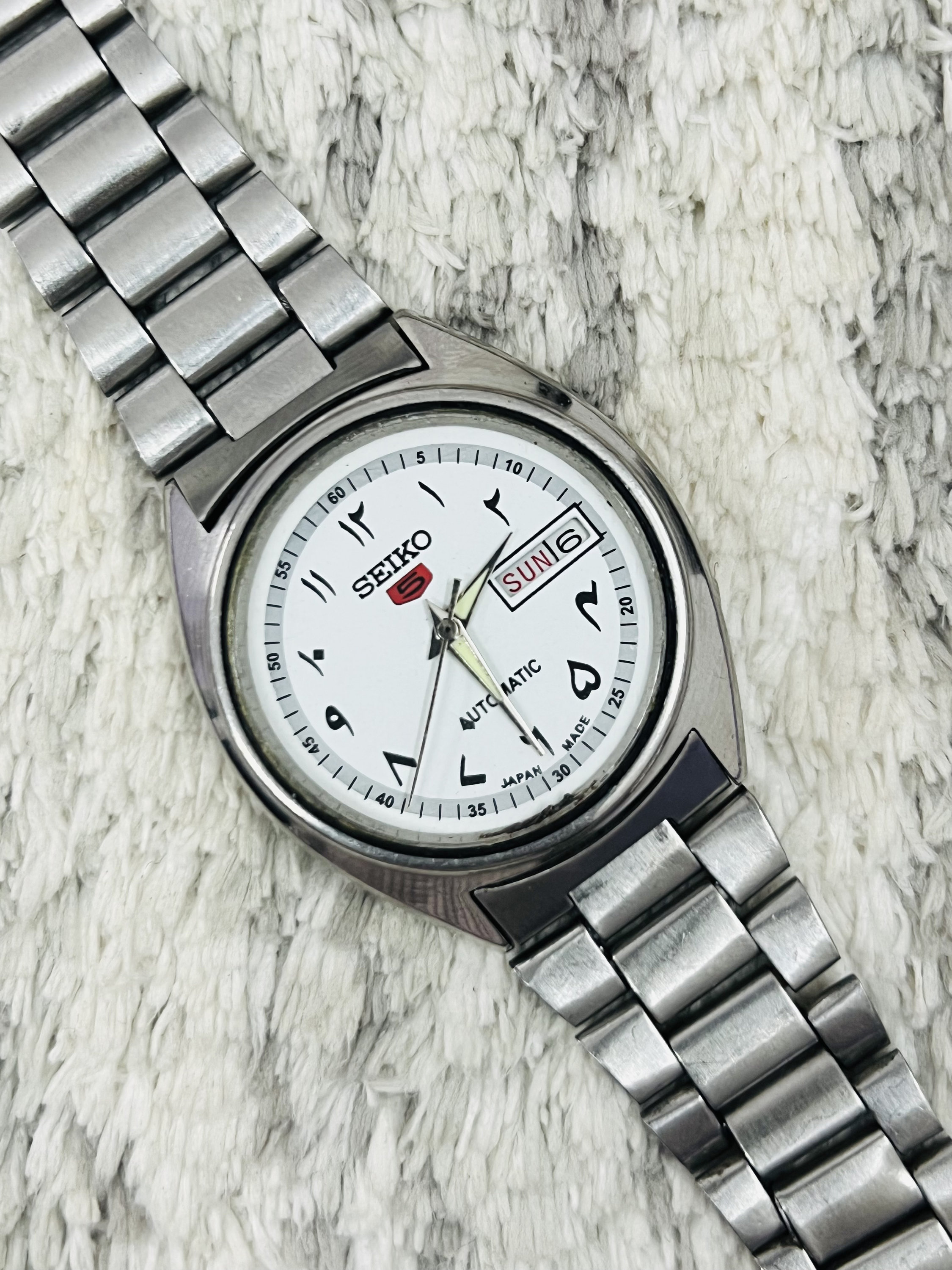 SEIKO5 セイコー5 自動巻き　腕時計　アラビア数字 ヴィンテージ セイコー 5 自動巻き アラビア数字 ホワイト