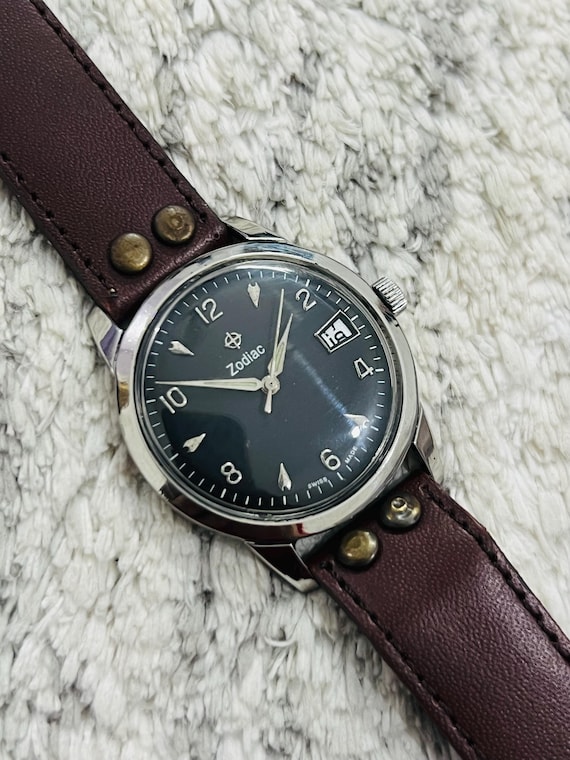 Vintage 1960s Zodiac Manual Winding Black Dial 17jewels Swiss Made