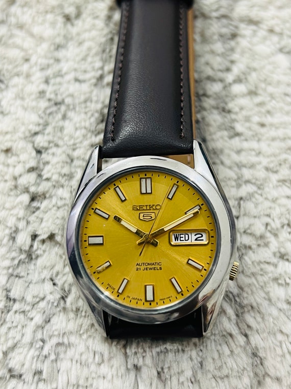 Vintage Original Seiko 5 Automatic Golden Dial 21jewels Movement