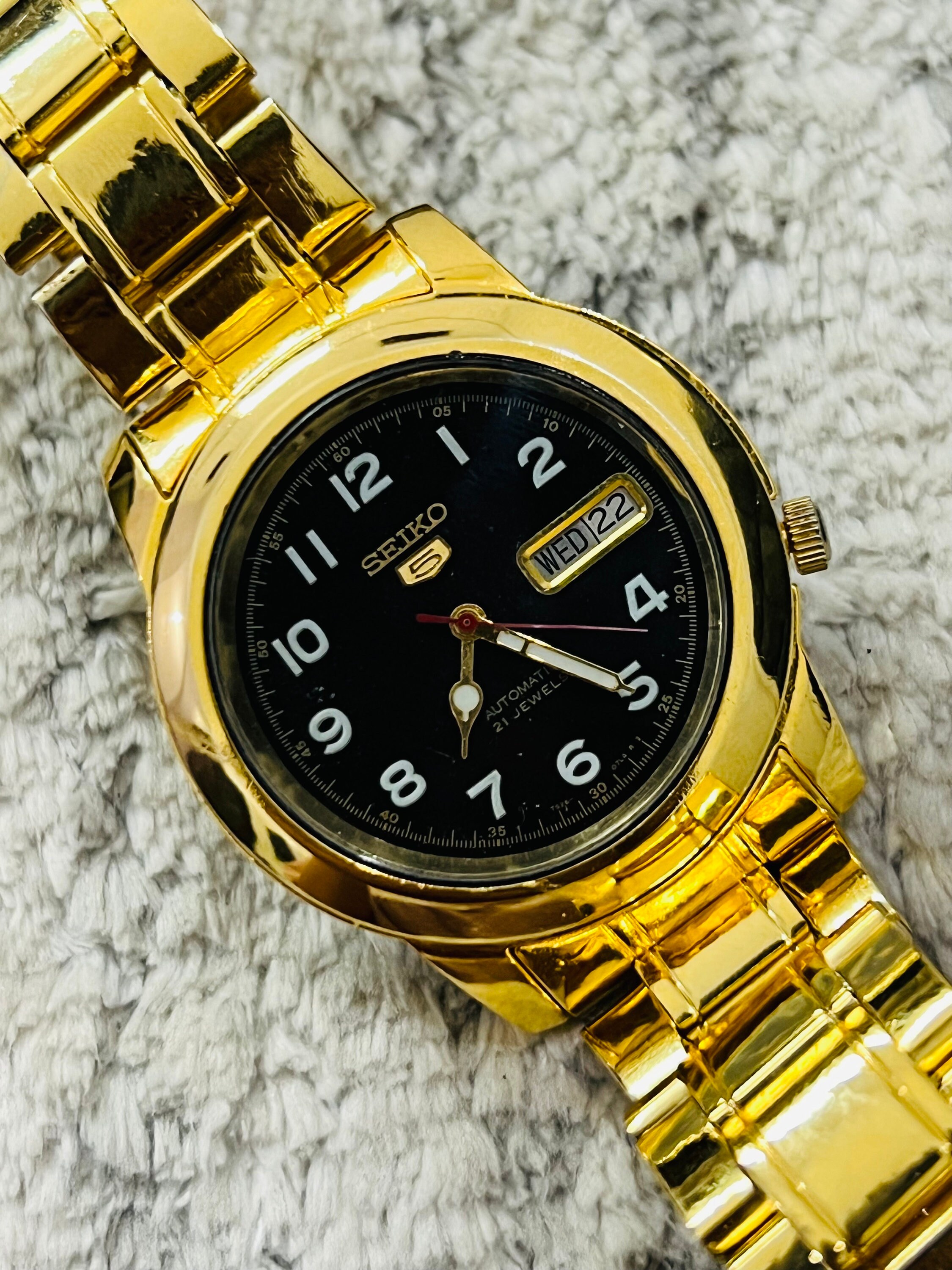 Vintage Seiko 5 Automatic Black Dial Day & Date 21jewels Movement