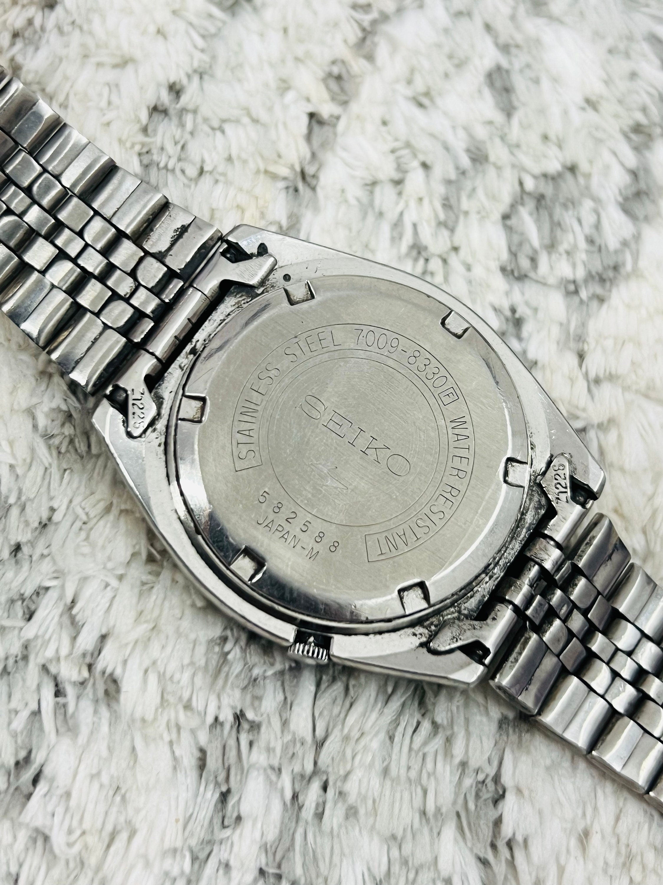 Vintage Seiko 5 Automatic Movement No.7009-8330 Black Dial Day/date ...