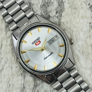 Vintage Seiko 5 Automatic Silver Dial Day/Date Men&#39;s Wrist Watch~ Japan Made~ Gift for him
