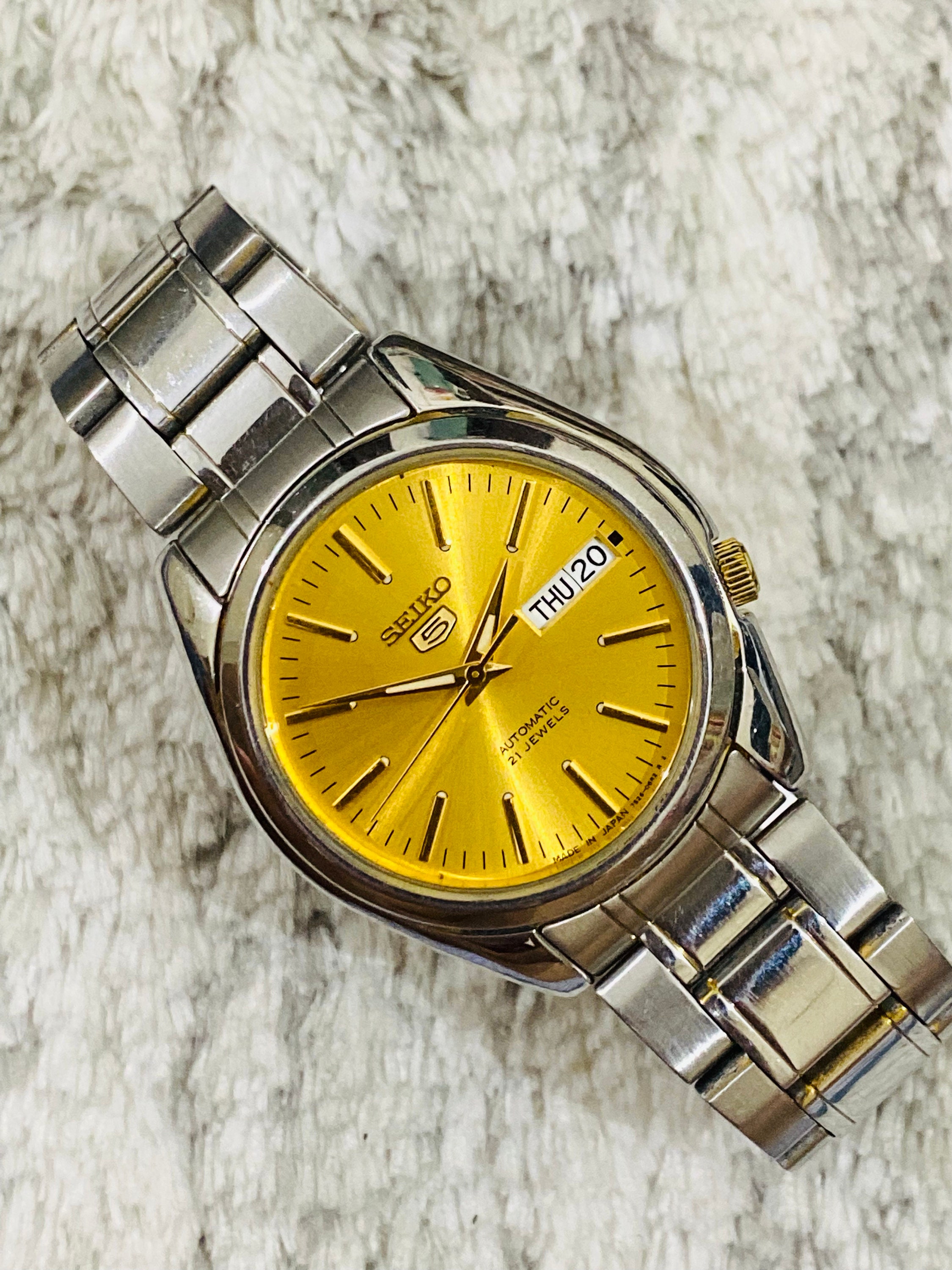 Vintage Seiko 5 Automatic 21 Jewel Movement No 7S26-01V0 Vintage Seiko 5 Automatic 21 Jewel Movement No 7S26-01V0