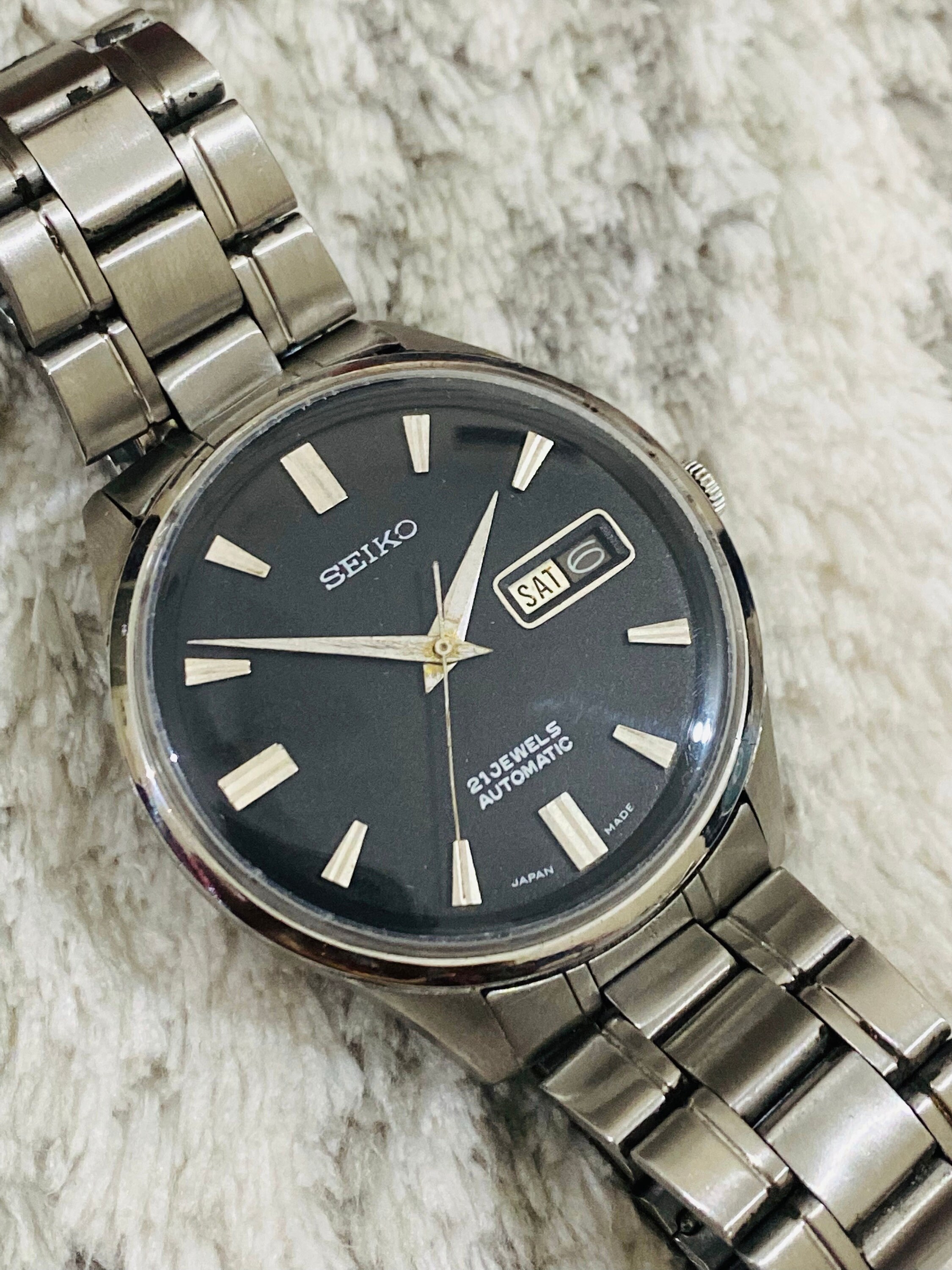1960's Seiko 5 Mechanical Automatic Black Dial Movement No 1960's Seiko 5 Mechanical Automatic Black Dial Movement No