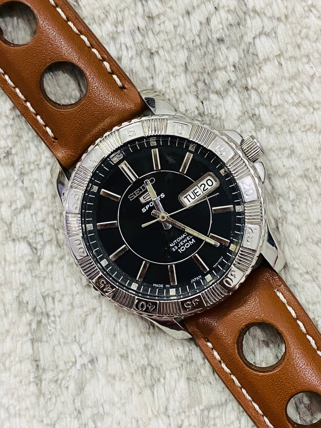 Vintage Seiko 5 Sports 100m Automatic 23jewels Black Dial