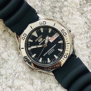 Vintage Seiko 5 Sports Automatic 100M Black Dial 23Jewel Caliber No 7S36 Day/Date Men's Wrist Watch