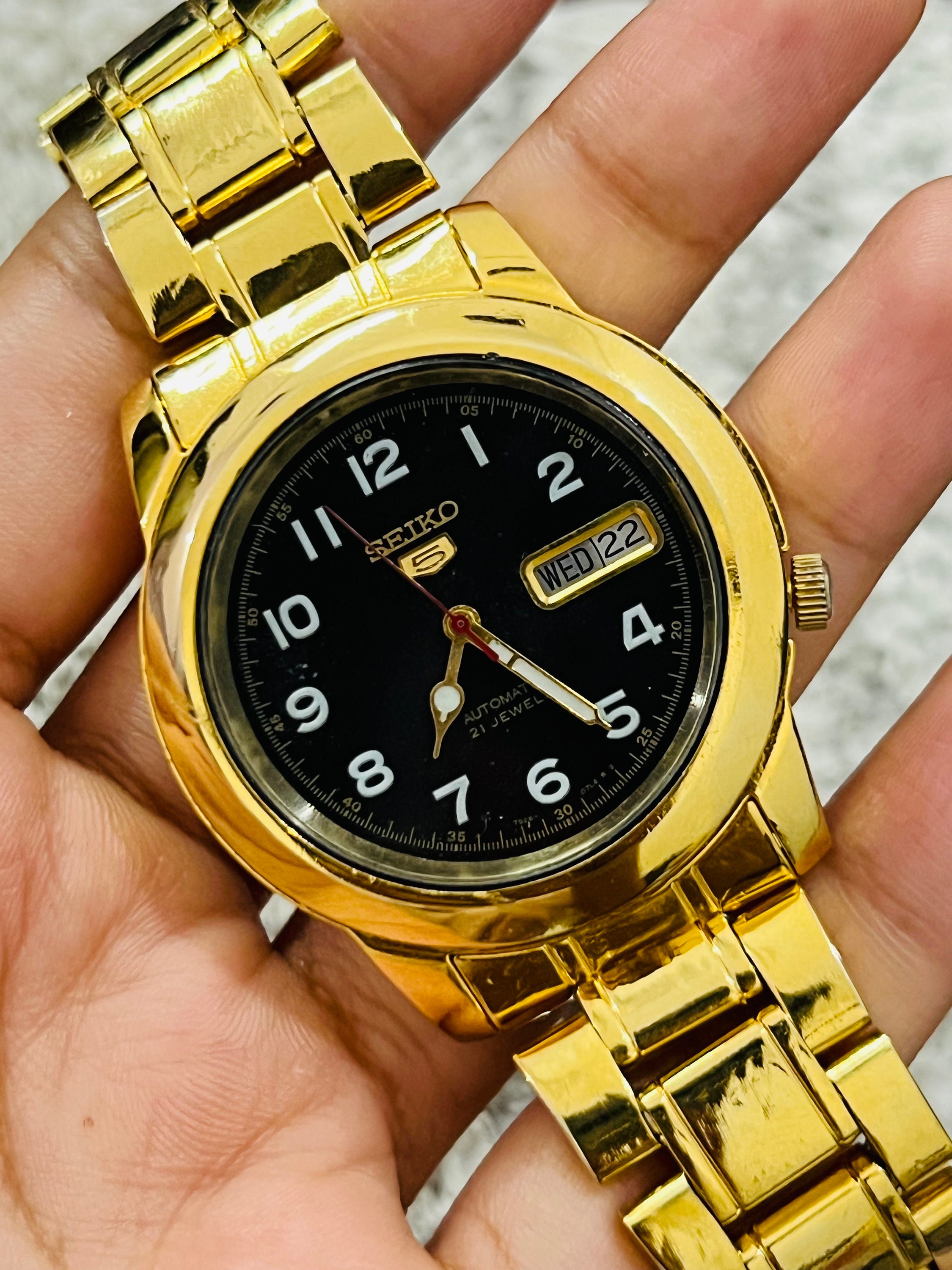 Vintage Seiko 5 Automatic Black Dial Day & Date 21jewels