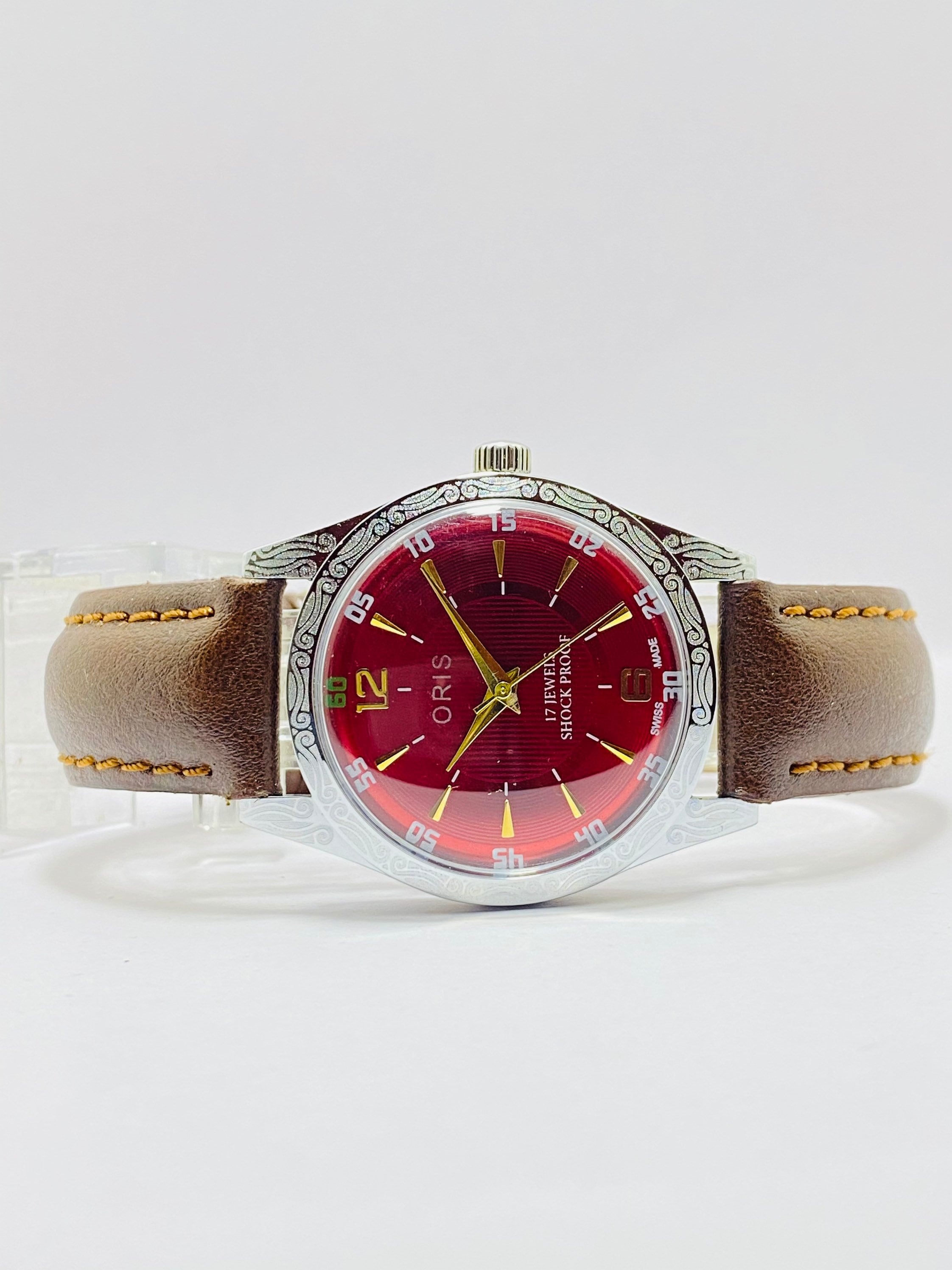 希少なヴィンテージ ORIS レッドダイヤル 機械式手巻き FHF