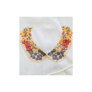 Beige Floral Collar,detachable collar, floral delicate beige statement collar with Swarovski pearl on gold plated chain with lobster clasp. image 8