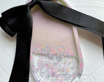Handcrafted Pink Pearl Resin Tray: Heart Oval Trinket Dish