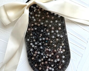 Handcrafted Resin Vanity Tray: Pearl & Glitter Decorative Tray