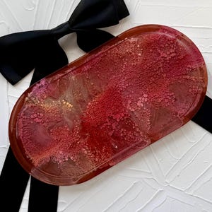 Handcrafted Resin Vanity Tray: Sunrise Petri Effect Oval Dish