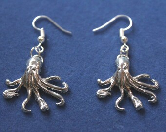 Octopus earrings. With chain. Pewter. 100% recycled. Marine jewelry.