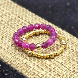 Ensemble de bagues en rubis empilables, cadeau délicat de bijoux de pierre de naissance de juillet pour elle, accessoire minimaliste emballé par du fil, or, argent ou bronze antique