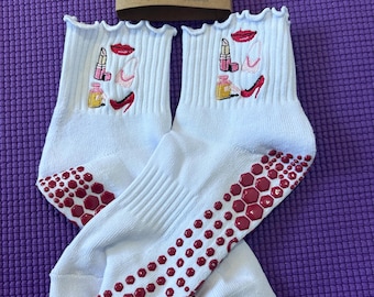 Elegance in Motion™ Grip Socks – Feminine Pilates Socks with Ruffled Trim Non-Slip
