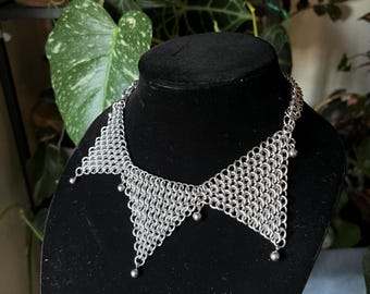 Collar de arlequín / collar de bufón de malla de acero inoxidable / hecho a mano / malla de malla / estética de payaso / heavy metal / gótico alternativo