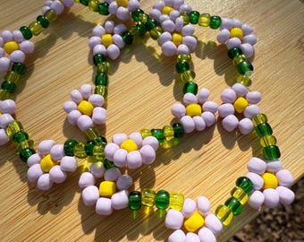 Daisy Beaded Bracelet – Colorful Glass Seed Bead Flower Bracelet – Handmade Stretch Bracelet – Cute Stackable Jewelry – Y2K Aesthetic Gift