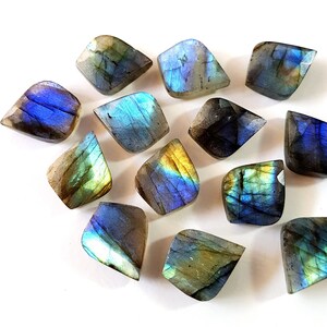 Wholesale Natural Labrdorite Briolette Beads Gemstone  Faceted Labradorite Blue Flashy briolette 10 pic  Shape Beads 12 - 17 MM [LQB 240]