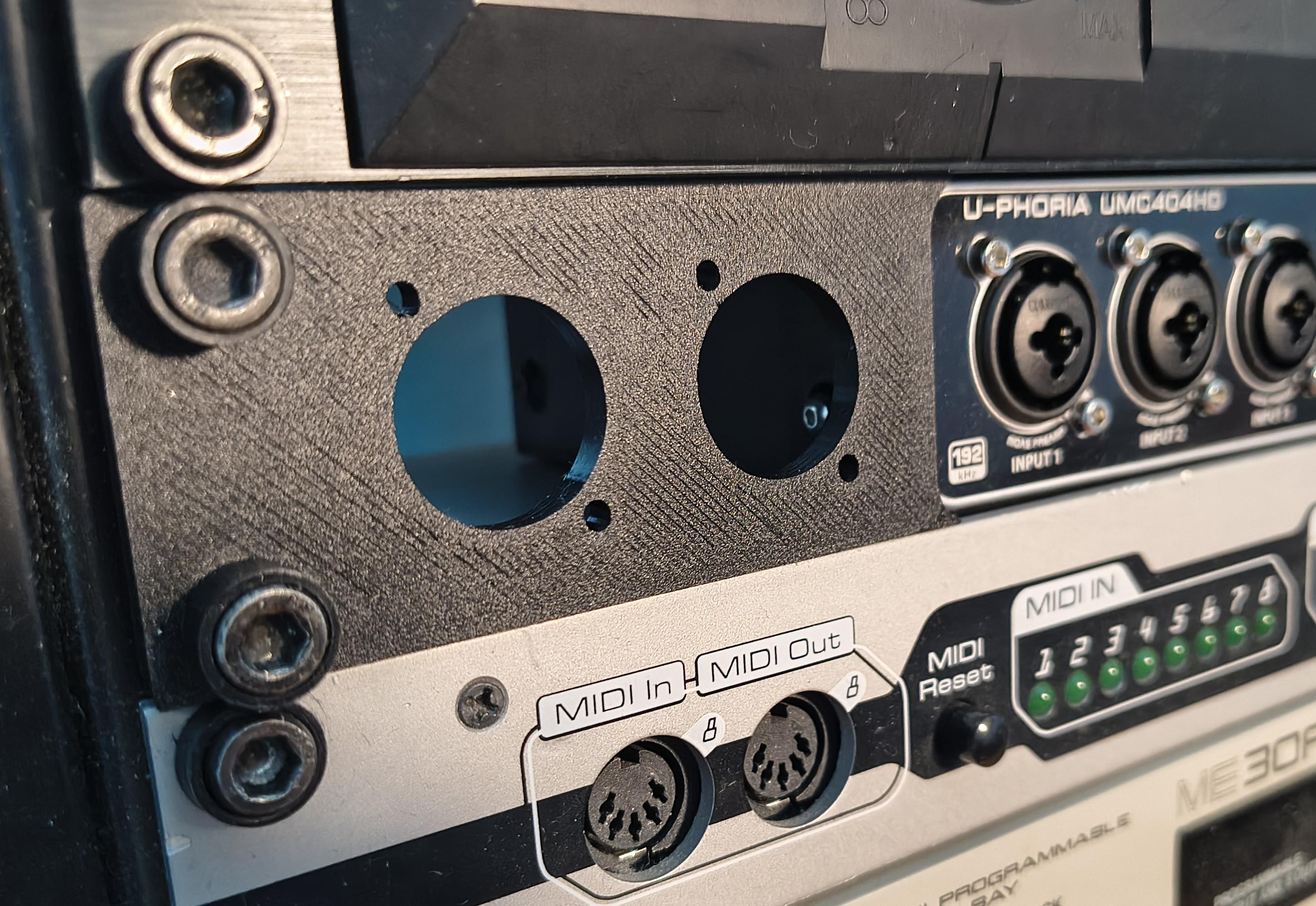 Uphoria UMC404HD 19 Inch Rack Ears (1 Pair) for Behringer Uphoria