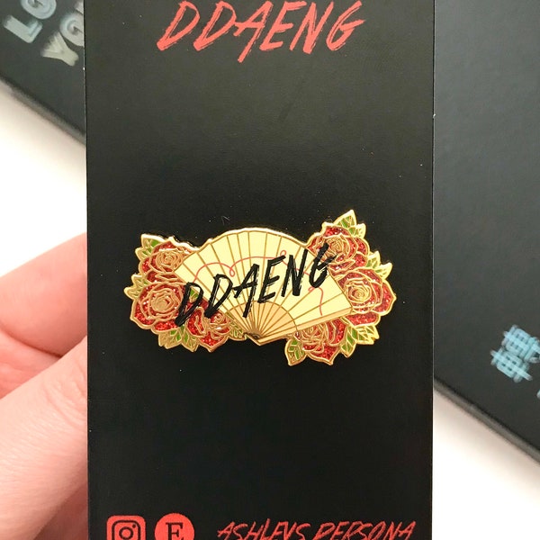 Ddaeng enamel pin
