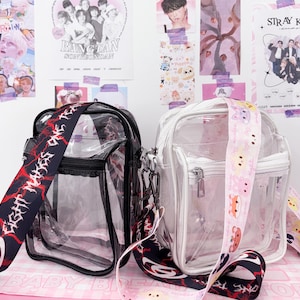 In Ihrer Fantasy Stadium Tour Crossbody Bag NUR STRAP