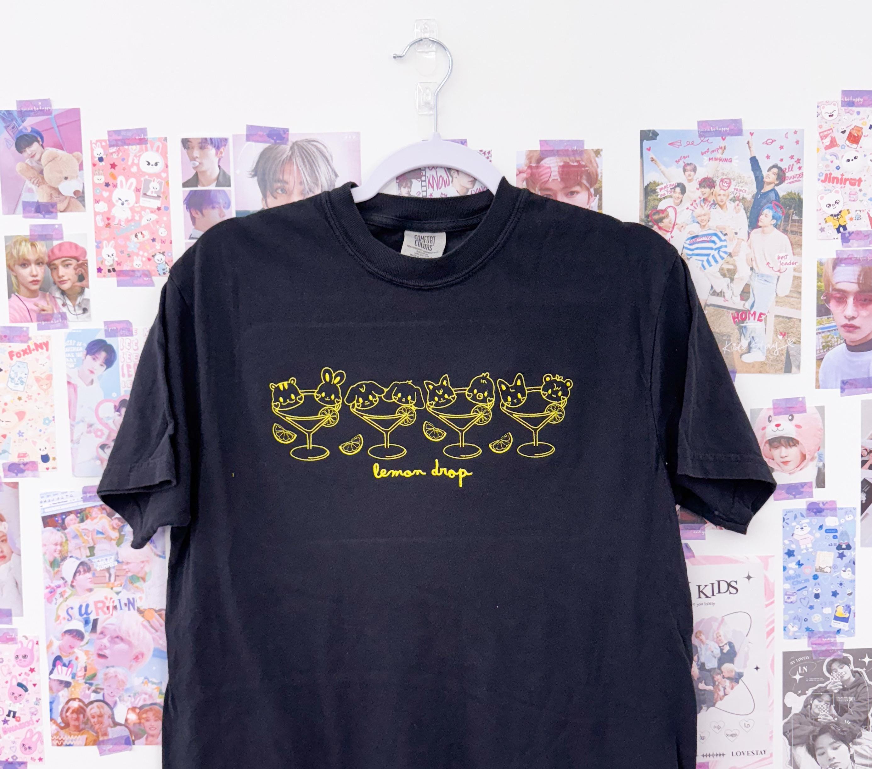 韓国限定 ATEEZ VANDYTHEPINK Lemon Drop Tシャツ ATEEZ X VANDYTHEPINK 'LEMON DROP' T-SHIRT & Hoodie💙 🔗Shop