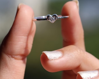 Heart Cut Round Diamond Ring / Minimal Solitaire Love Band / Solid Gold Moissanite Engagement Ring / Handmade Dainty Ring