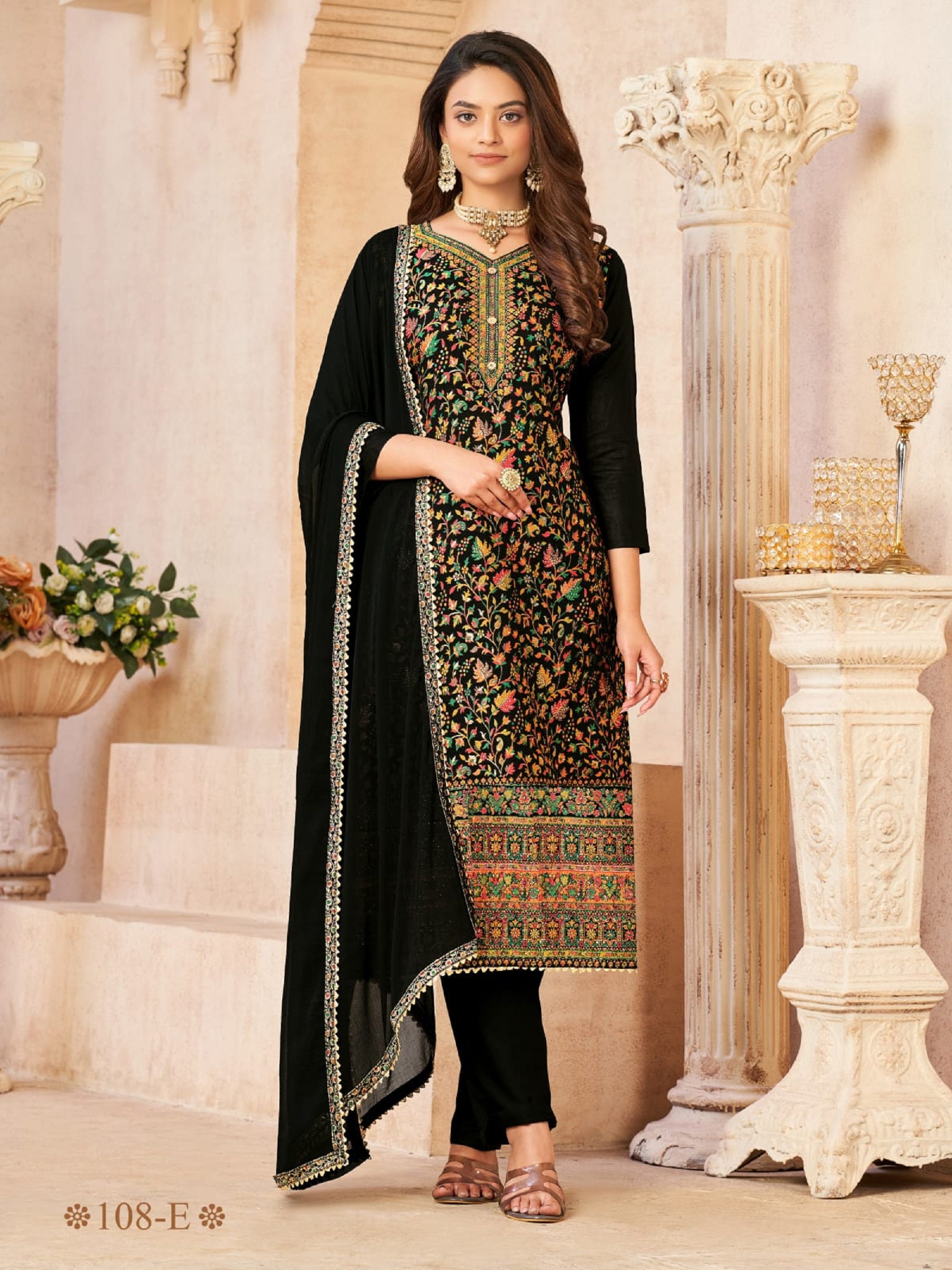 Black salwar hotsell with golden dupatta