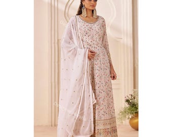 Abito Anarkali in georgette ricamato, abito da sposa indiano firmato, abito riccamente decorato